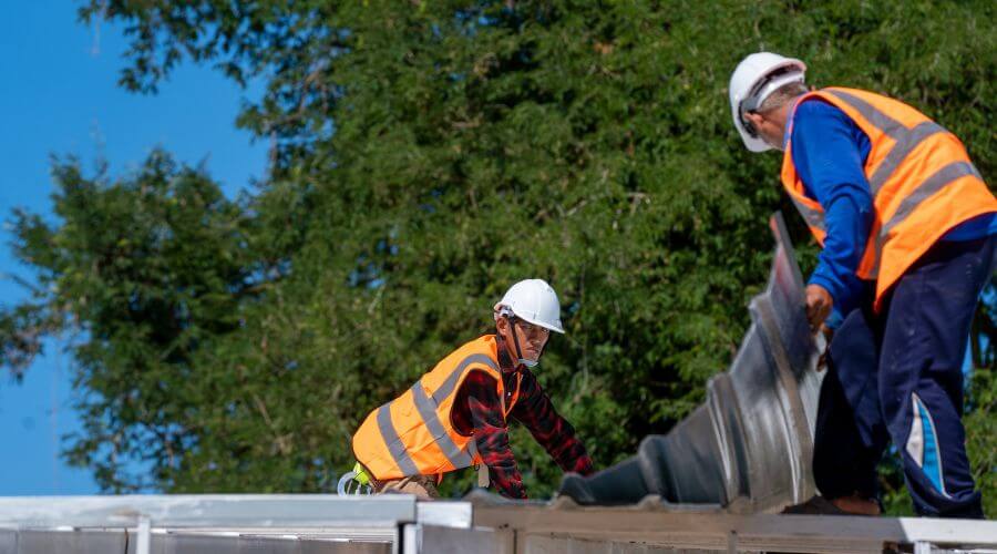 Professional gutter cleaning in Plevna, KS